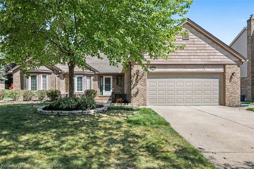 4847 Bayleaf Dr, Sterling Heights, MI, 48314-4028 | Card Image