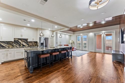 ph-723-5055 Addison Cir, Addison, TX, 75001-6325 | Card Image