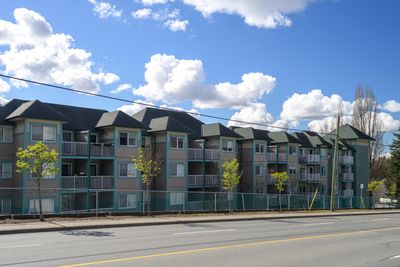 312 - 33960 Old Yale Rd, Condo with 2 bedrooms, 2 bathrooms and 1 parking in Abbotsford BC | Image 1