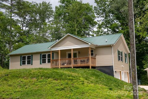 1036 Williamsburg Dr, Lenoir, NC, 28645-8262 | Card Image