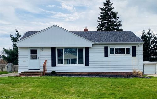 11121 Gabriella Drive, Parma, OH, 44130 | Card Image