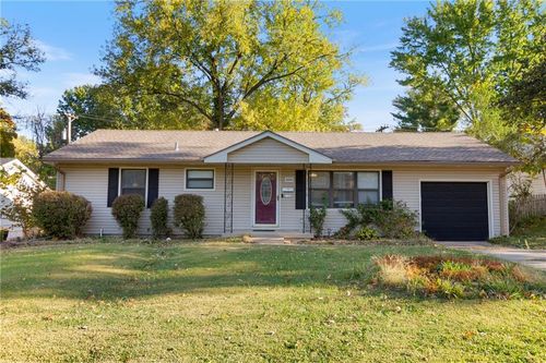 4604 E 114th Ter, Kansas City, MO, 64137-2525 | Card Image