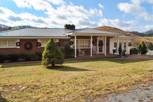 8857 Redbud Hwy, Honaker, VA, 24260-7200 | Card Image