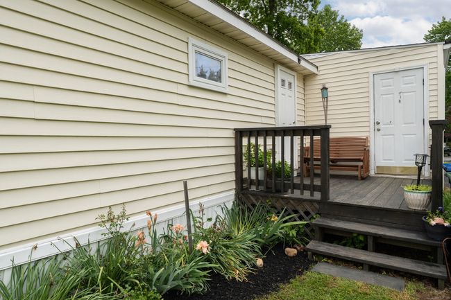 Relax on the rear deck | Image 10