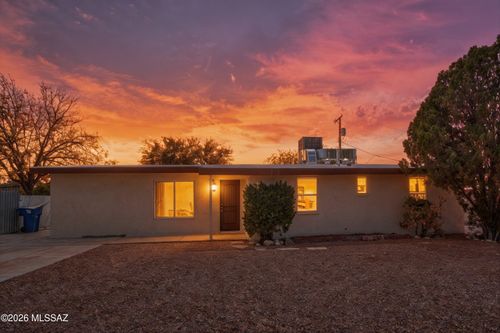 5640 E Calle Aurora, Tucson, AZ, 85711-6617 | Card Image