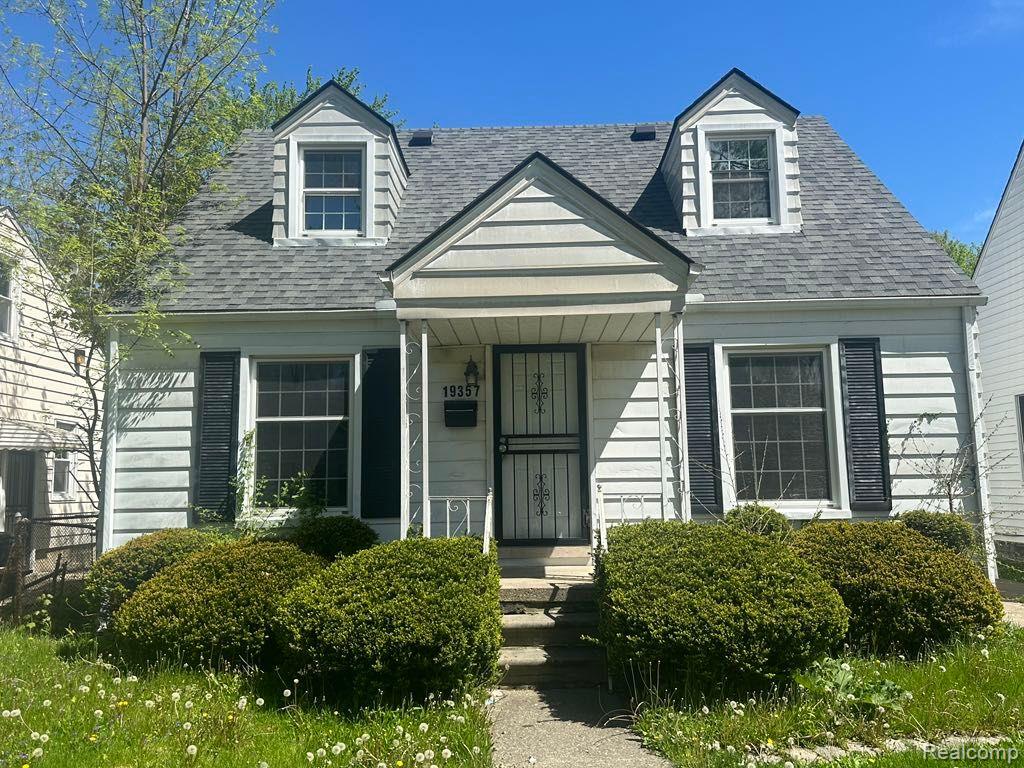 Kingsville St, Harper Woods, MI 48225