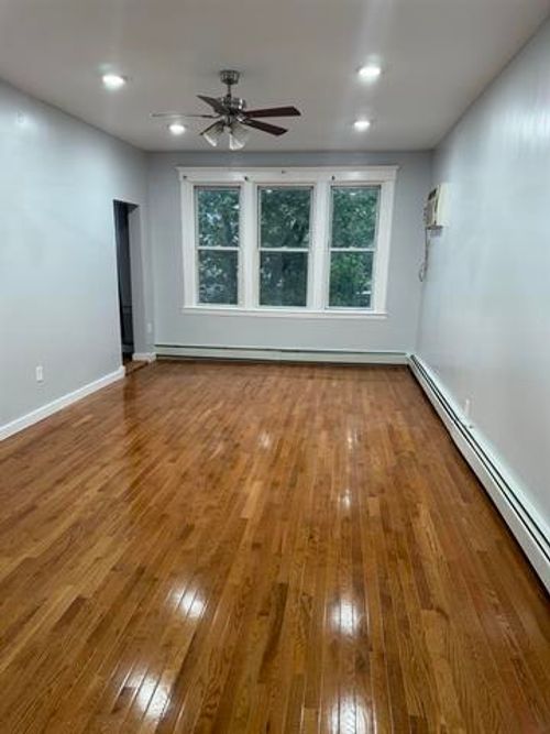 804 Kennedy Blvd, Bayonne, NJ, 07002-2809 | Card Image