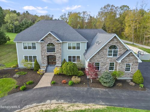 63 Blythewood Dr, Pittsfield, MA, 01201 | Card Image