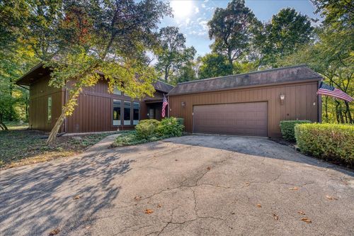 5N380 Ronsu Ln, St. Charles, IL, 60175-6216 | Card Image