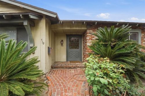 510 S Sparks St, Burbank, CA, 91506-3032 | Card Image