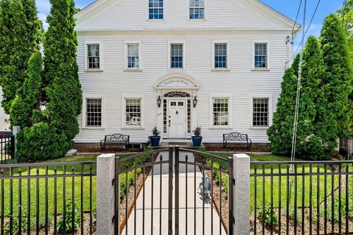 199 Main St, Medway, MA, 02053-1565 | Card Image