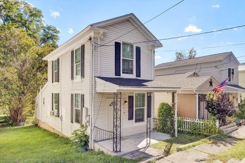 240 Roxbury St, Clifton Forge, VA, 24422-1234 | Card Image
