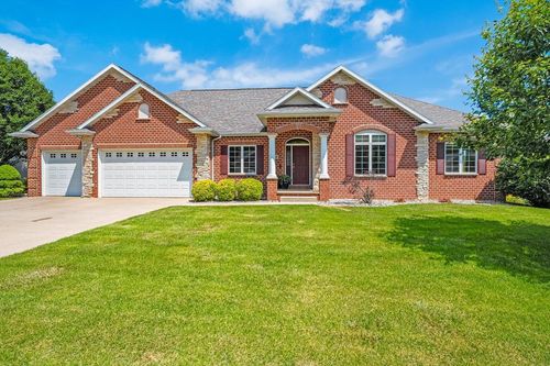 2134 Luxury Drive, SUAMICO, WI, 54313 | Card Image
