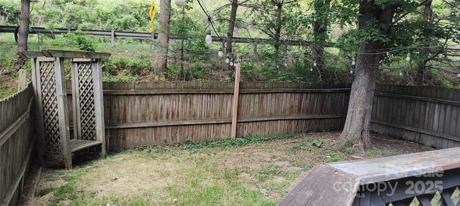 private yard inside the fence | Image 4
