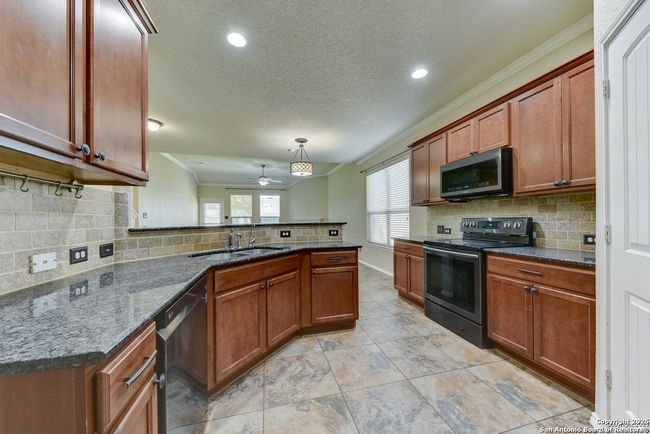 373 Prickly Pear Dr, House other with 4 bedrooms, 3 bathrooms and null parking in Cibolo TX | Image 6