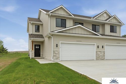 16404 Sumac St, Bennington, NE, 68007-3304 | Card Image