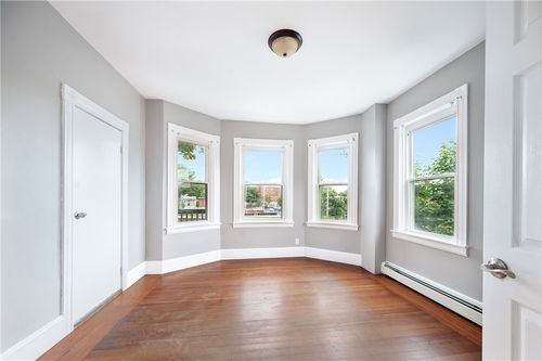 3-8 Eaton St, Providence, RI, 02908-2930 | Card Image