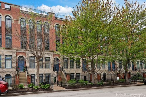 b-358 W Huron St, CHICAGO, IL, 60654-3414 | Card Image