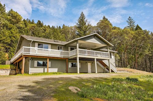701 Round Prairie Rd, Wilderville, OR, 97543-9032 | Card Image