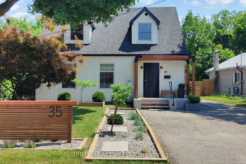 35 Clarence St, Brampton, ON, L6W1S2 | Card Image