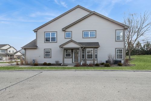 961 Sumac Ct, Lindenhurst, IL, 60046-4919 | Card Image