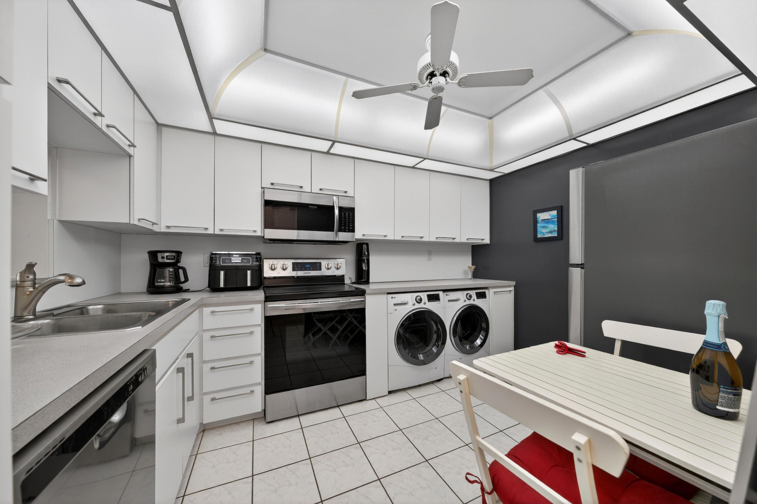 Residential in Lauderdale By The Sea 3