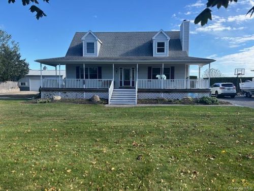 282 West Ln, Riverhead, NY, 11901-1911 | Card Image