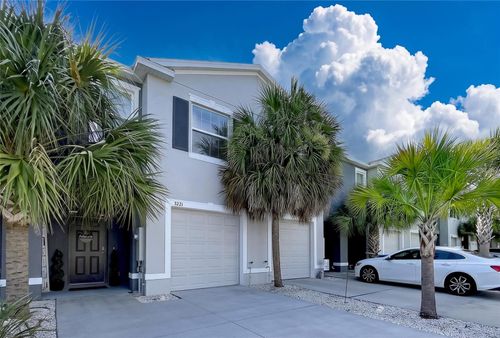 3221 Pleasant Willow Ct, BRANDON, FL, 33511-8189 | Card Image