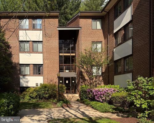 12b-1552 Northgate Sq, RESTON, VA, 20190-3779 | Card Image
