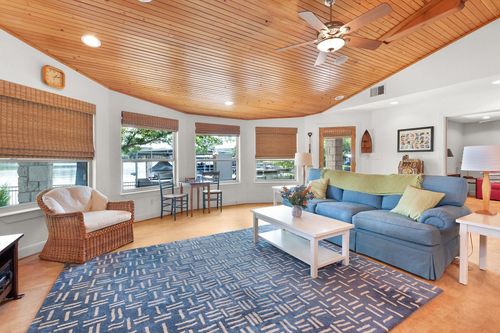 414 Island Lodges Dr, Buchanan Dam, TX, 78609-4103 | Card Image