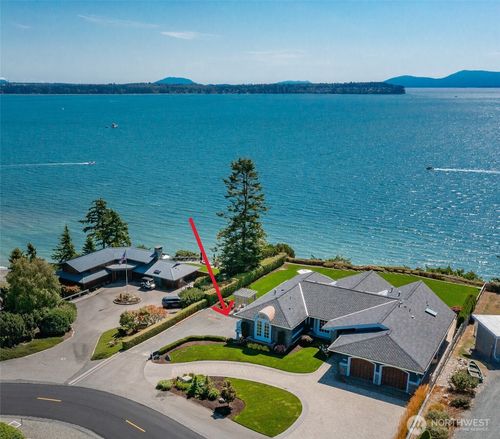 5685 Nakat Way, Blaine, WA, 98230-9552 | Card Image