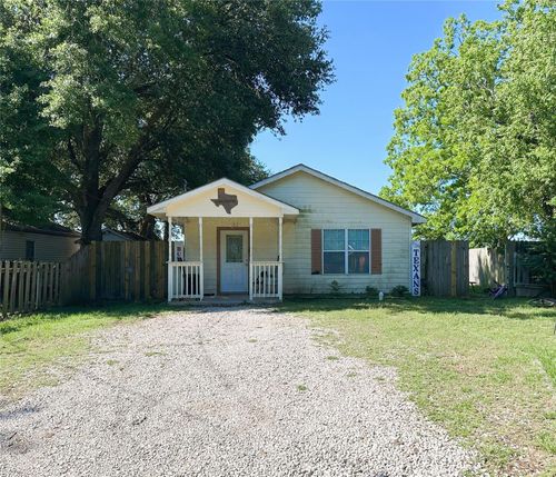 1313 Muncy St, El Campo, TX, 77437-5829 | Card Image