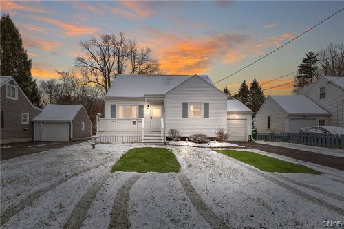 126 Edden Ln, Syracuse, NY, 13212-2114 | Card Image