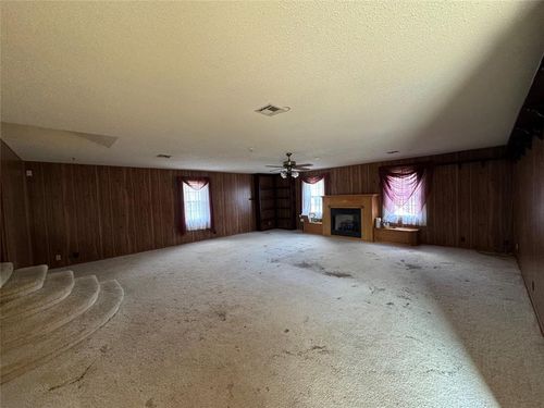 928 Van Dr, Seminole, OK, 74868-2955 | Card Image