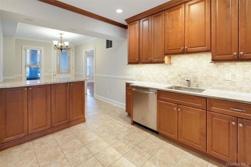 fl-1st-147 Beekman Ave, Sleepy Hollow, NY, 10591-2421 | Card Image