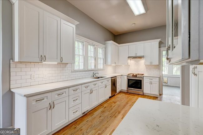 19 Mcdonough St, House other with 3 bedrooms, 2 bathrooms and 2 parking in Hampton GA | Image 4