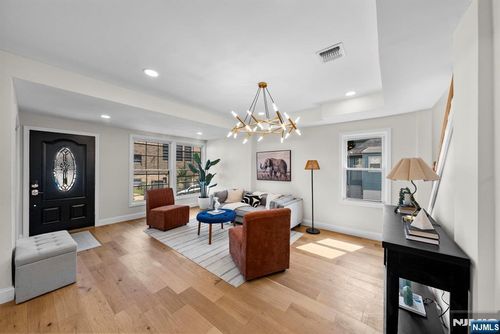 184 2nd St, Englewood, NJ, 07631-3917 | Card Image