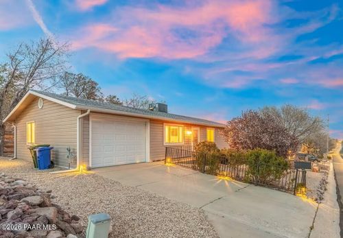 368 W Rosser St, Prescott, AZ, 86301-1272 | Card Image