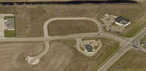 2490 Lillian Wy Way, Clinton, IA, 52732 | Card Image