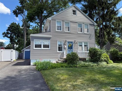 810 Colfax Avenue, Pompton Lakes, NJ, 07442 | Card Image