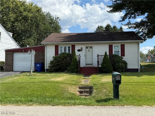 106 N Surry Rd, East Liverpool, OH, 43920-1060 | Card Image