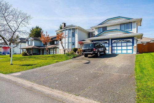 14317 89a Ave, Surrey, BC, V3V7T1 | Card Image