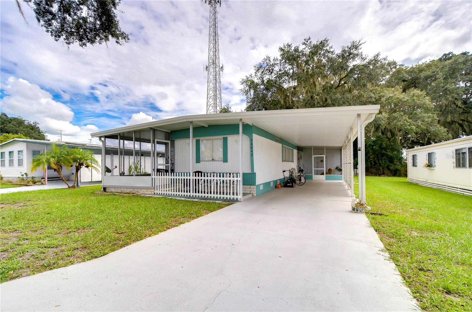 Carl Ave, Zephyrhills, FL 33541