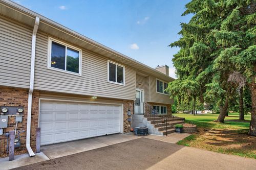 929 94th Ave Ne, Blaine, MN, 55434-2453 | Card Image