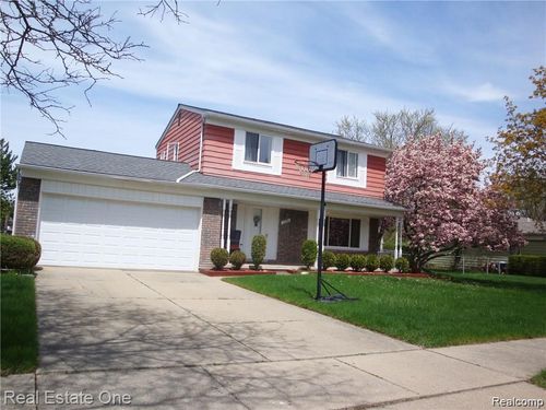 2233 Kettle Dr, Troy, MI, 48083-5662 | Card Image