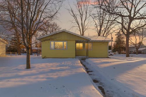 1221 Home Pl, Faribault, MN, 55021-6613 | Card Image