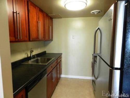 304-304 Chateau Rive, Peekskill, NY, 10566-2166 | Card Image