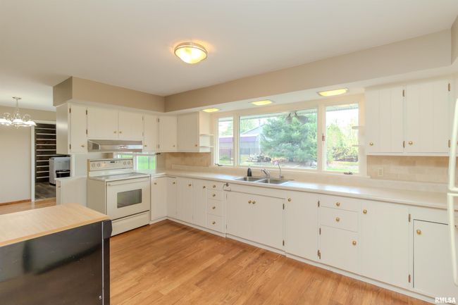 501 W High St, House other with 3 bedrooms, 2 bathrooms and null parking in Roanoke IL | Image 15