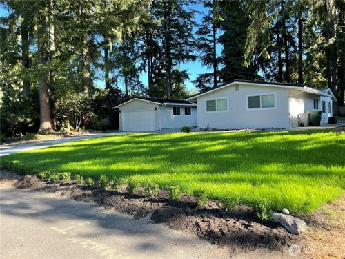 16039 Ne 27th St, Bellevue, WA, 98008-2207 | Card Image