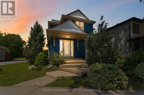 291 Vine St, St. Catharines, ON, L2M4T4 | Card Image